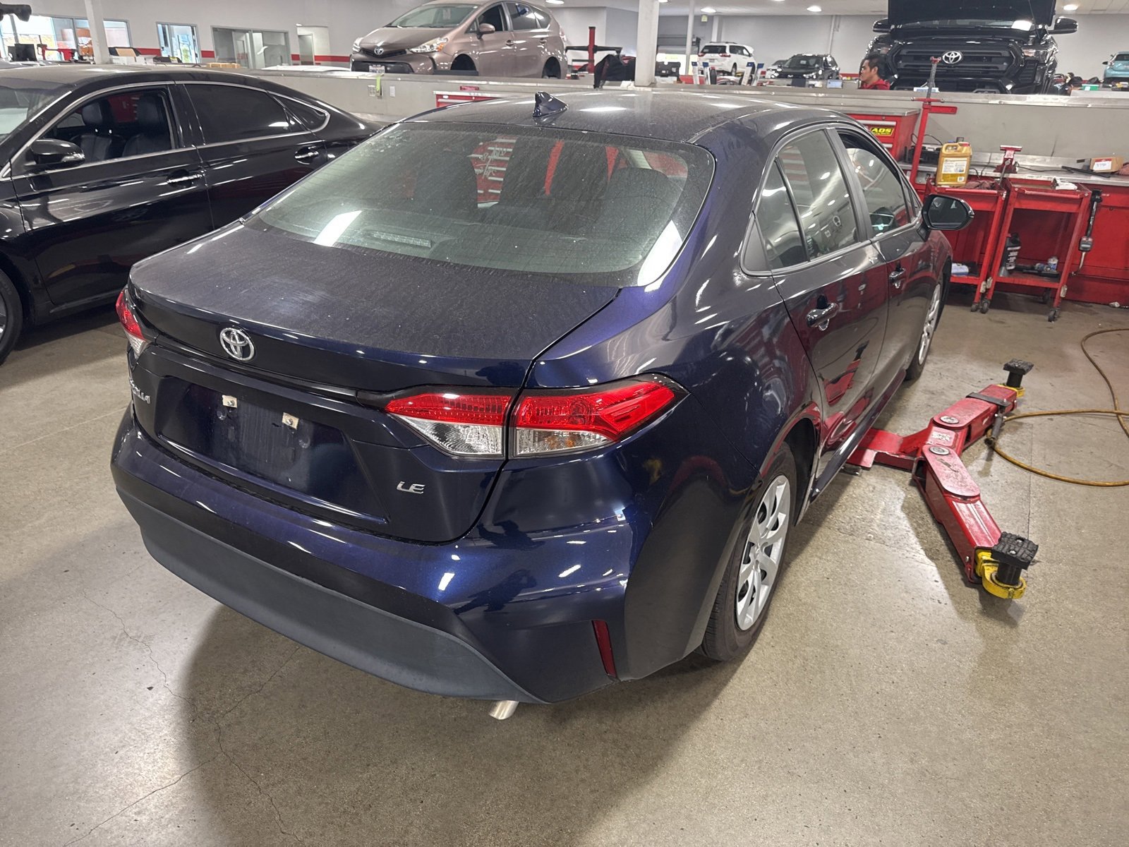 Used 2023 Toyota Corolla LE image 6