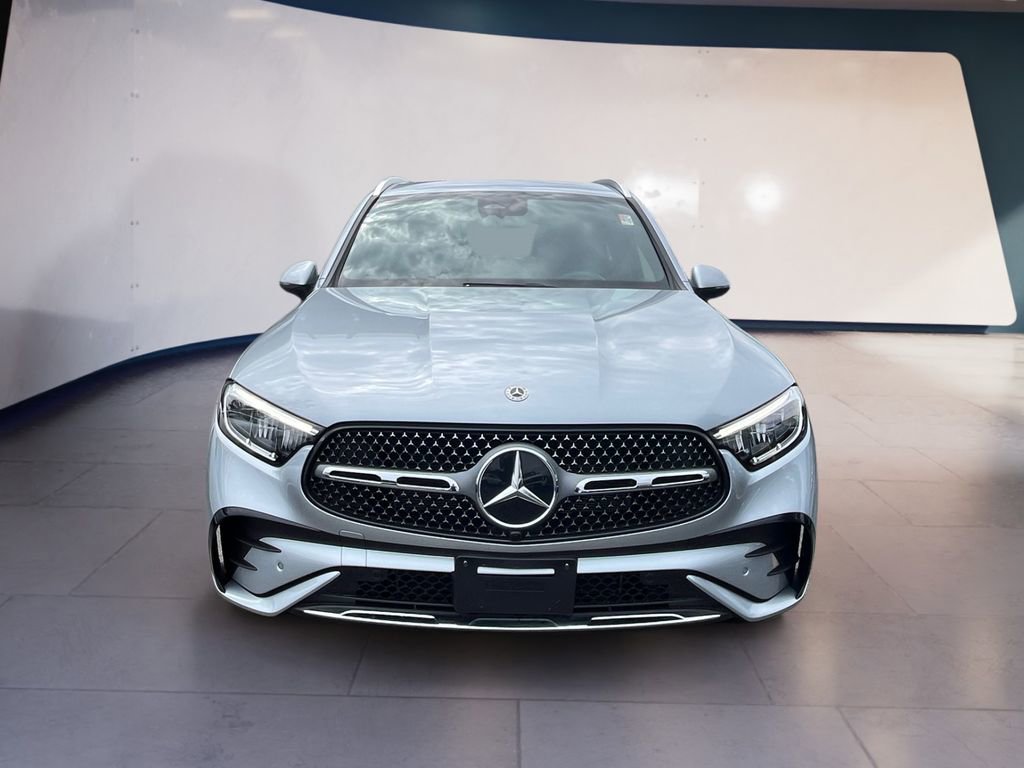 Used 2025 Mercedes-Benz GLC 350e 4MATIC image 8