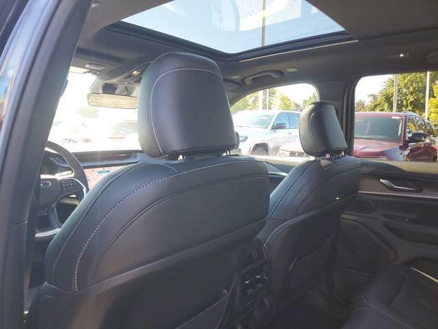 New 2026 Jeep Grand Cherokee Limited w/ Limited Altitude Package AWD/4WD image 11