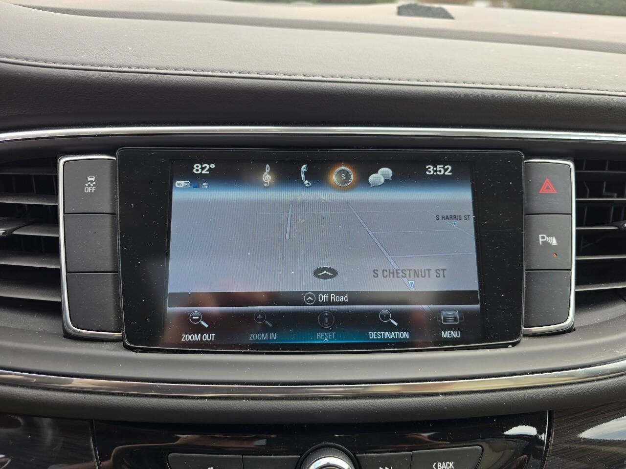 Used 2019 Buick Enclave Essence FWD image 18