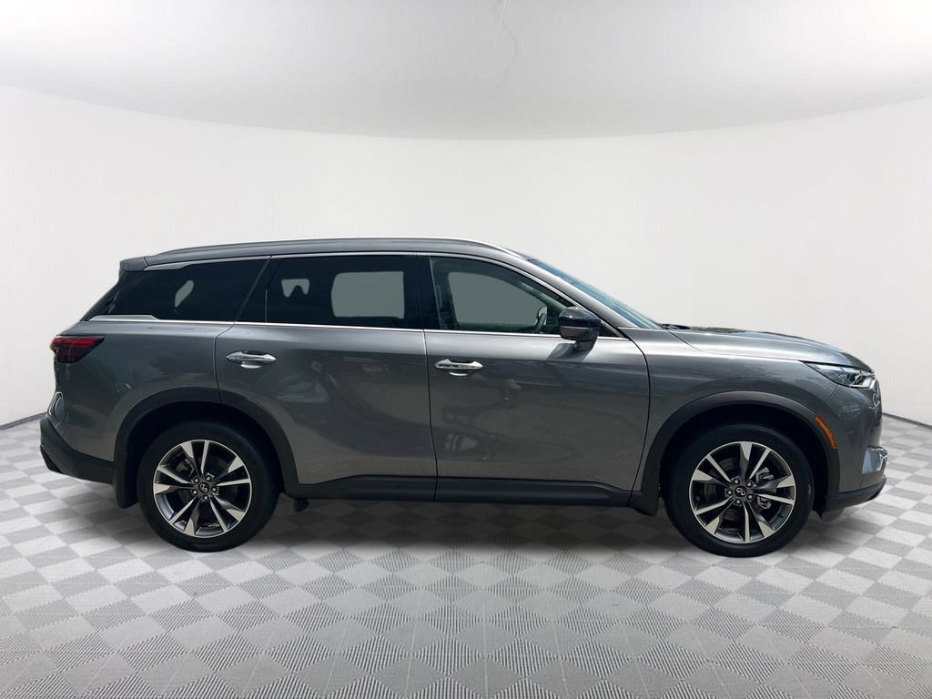 Used 2023 INFINITI QX60 Luxe w/ Performance Audio Package AWD/4WD image 4