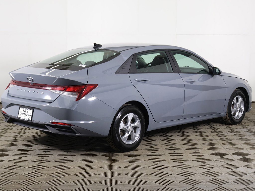 Used 2021 Hyundai Elantra SE image 9