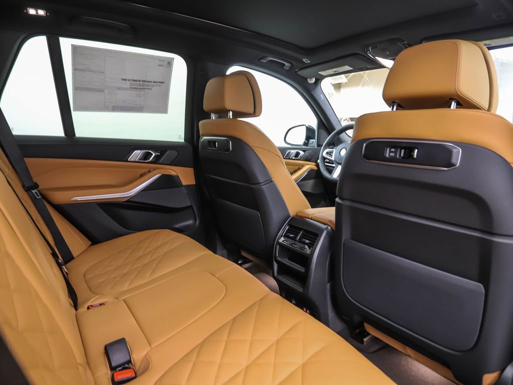 Used 2026 BMW X5 xDrive40i w/ M Sport Package image 24