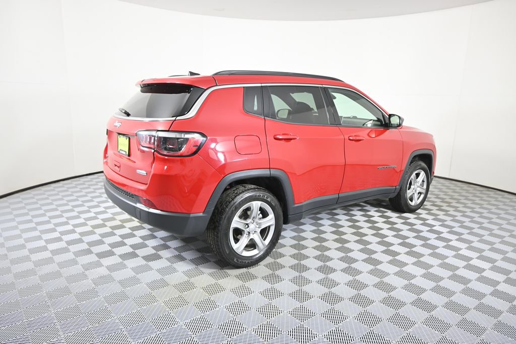 Used 2024 Jeep Compass Latitude image 6