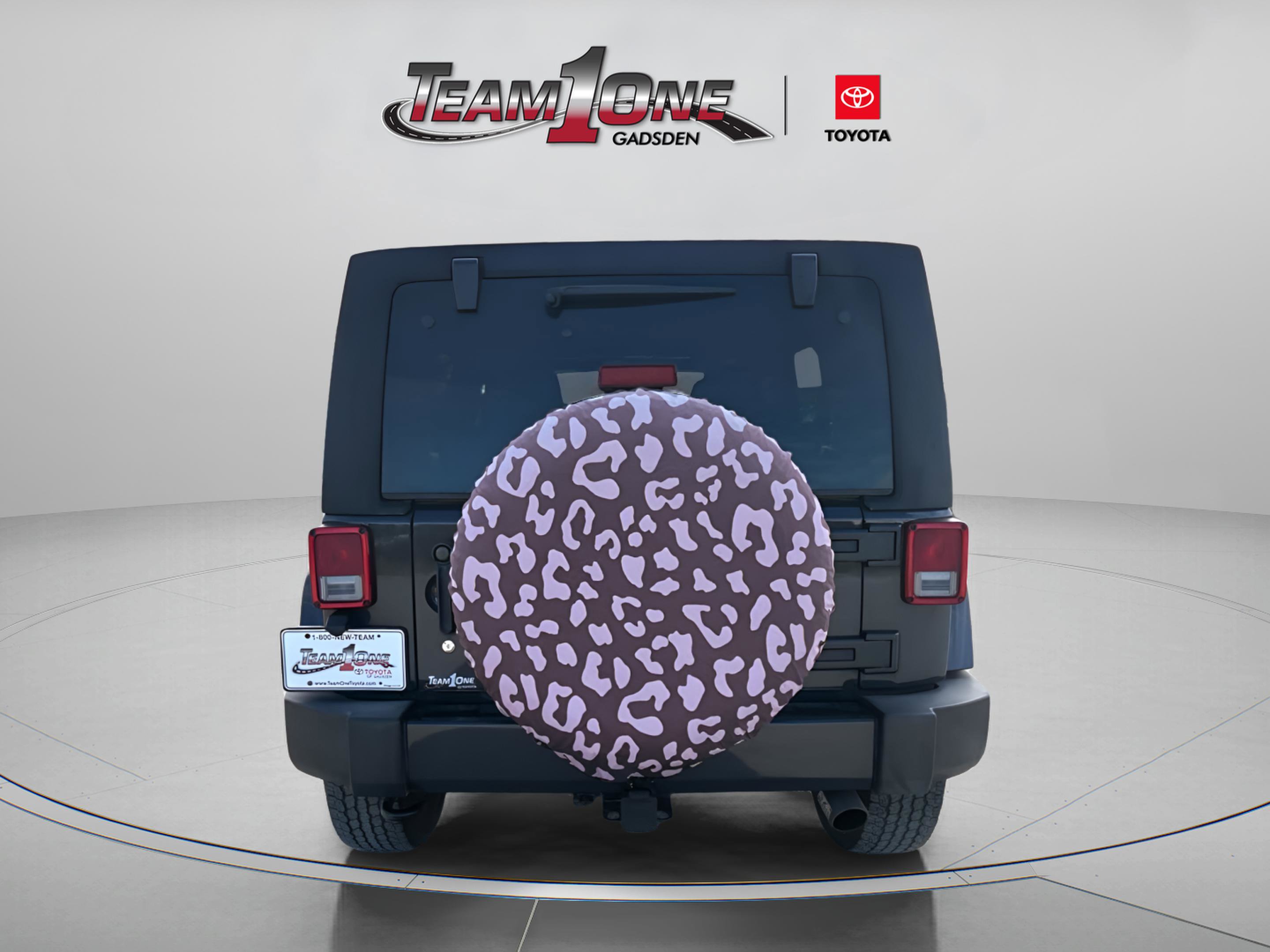 Used 2017 Jeep Wrangler Unlimited Sahara w/ Connectivity Group image 10