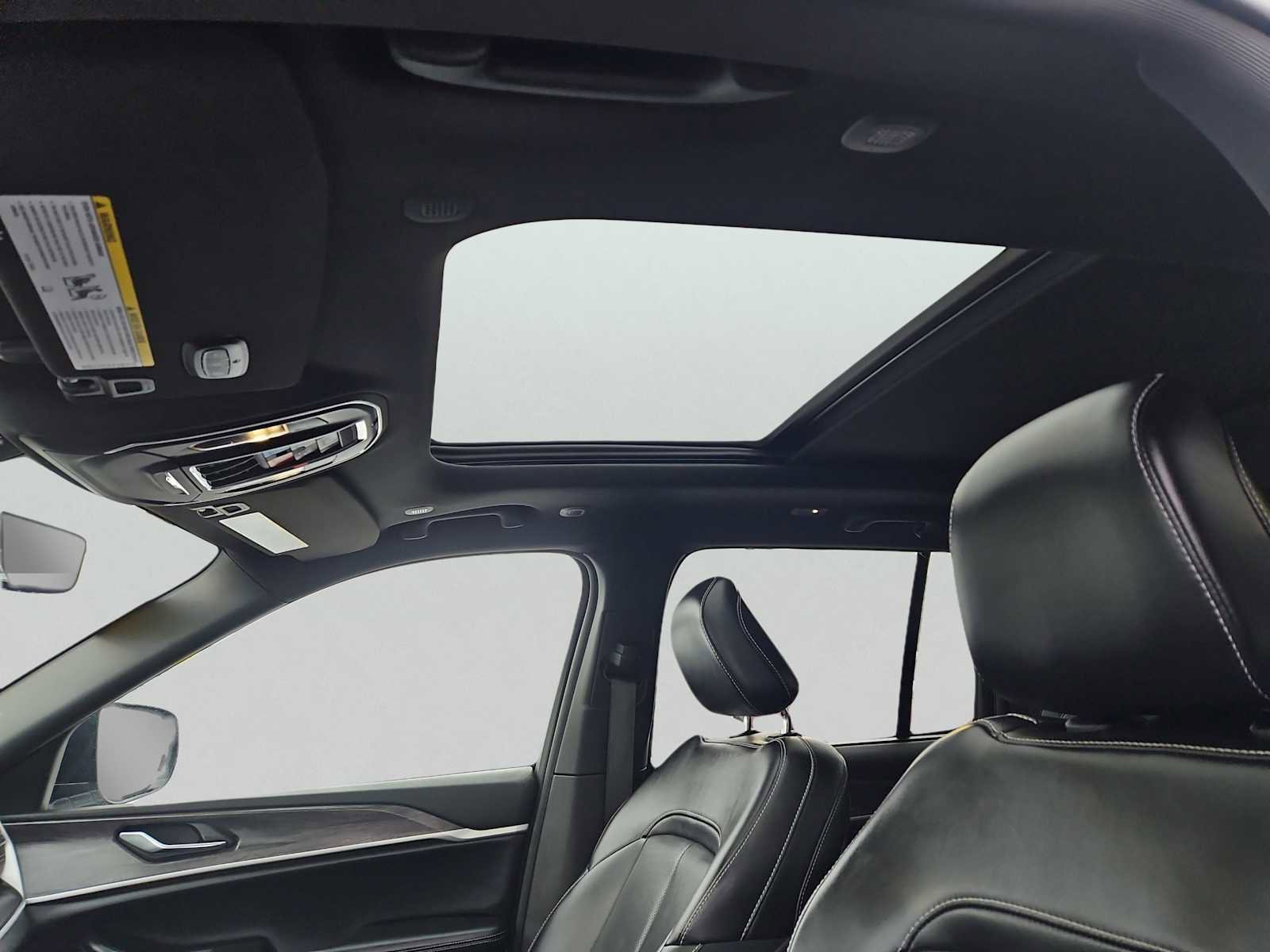 Used 2024 Jeep Grand Cherokee Limited 4xe w/ Luxury Tech Group II image 15