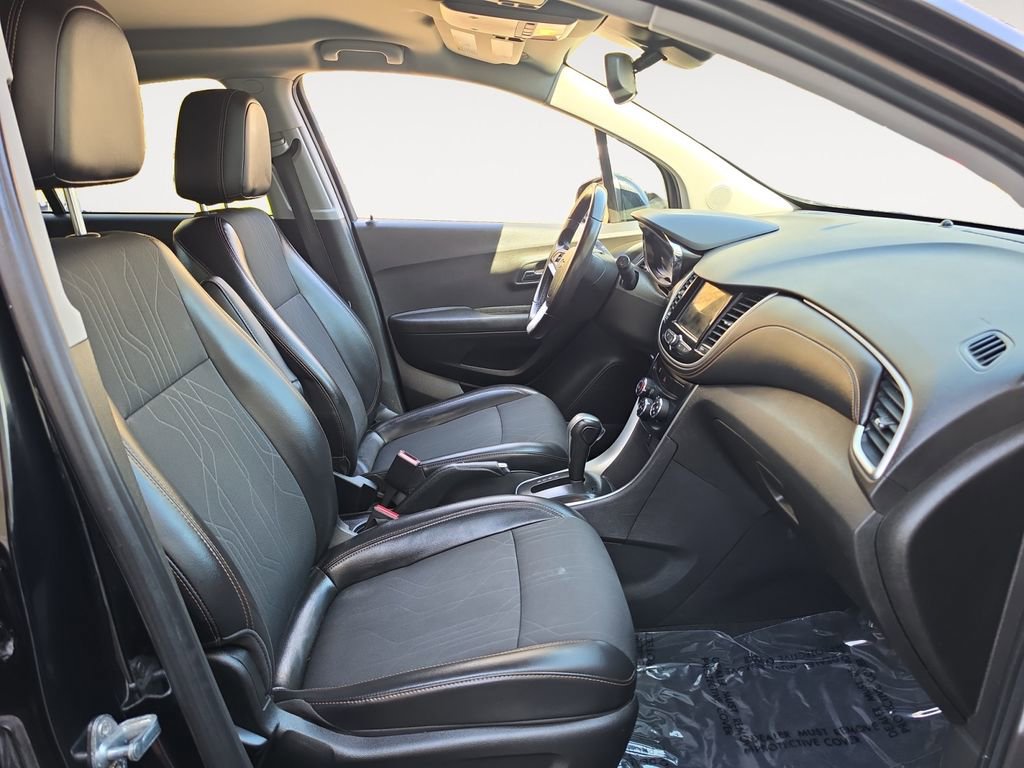 Used 2019 Chevrolet Trax LT w/ LT Convenience Package image 15