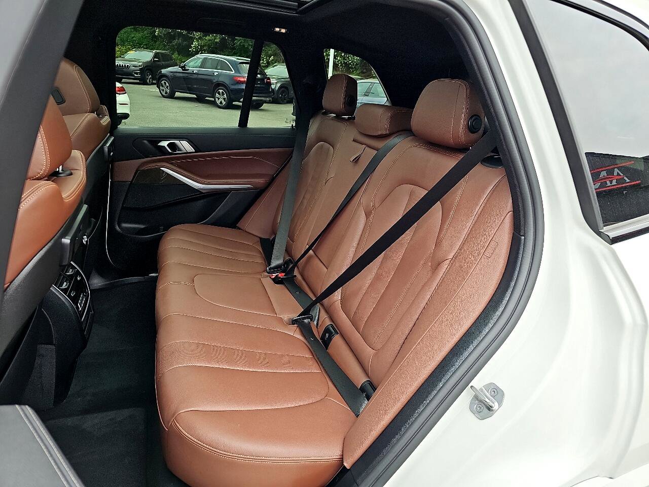 Used 2022 BMW X5 xDrive40i w/ M Sport Package image 48