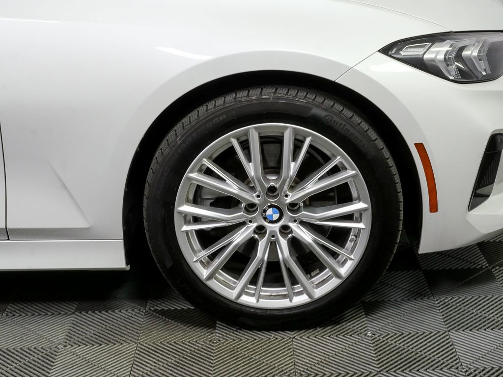 Used 2024 BMW 330i Sedan image 36