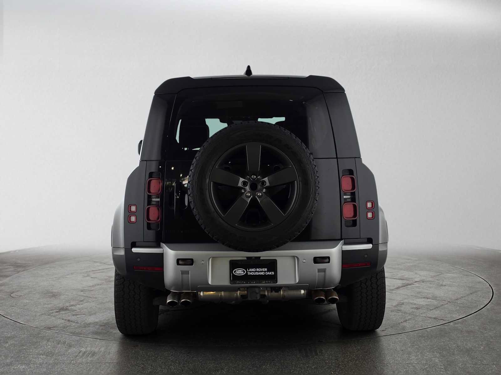 Used 2024 Land Rover Defender 110 SE AWD/4WD image 4