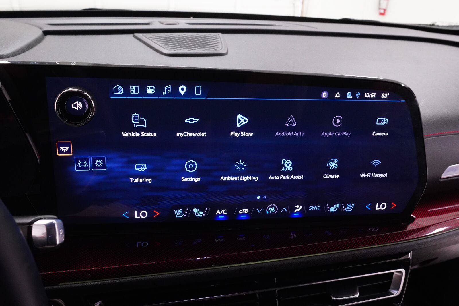 Used 2026 Chevrolet Traverse RS FWD image 14
