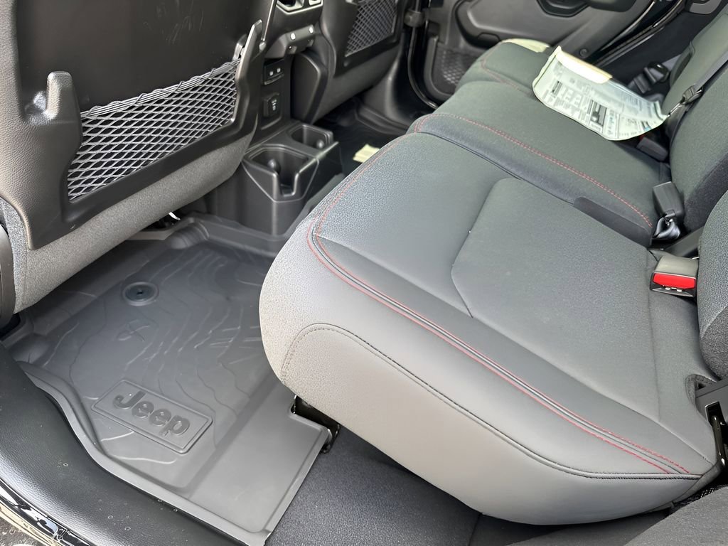 New 2025 Jeep Wrangler Unlimited Rubicon w/ Safety Group AWD/4WD image 24