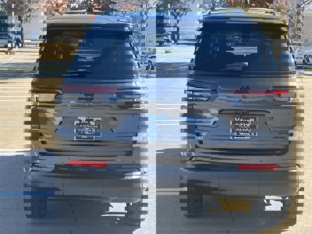 Used 2023 Jeep Grand Cherokee L Limited w/ Black Appearance Package image 5