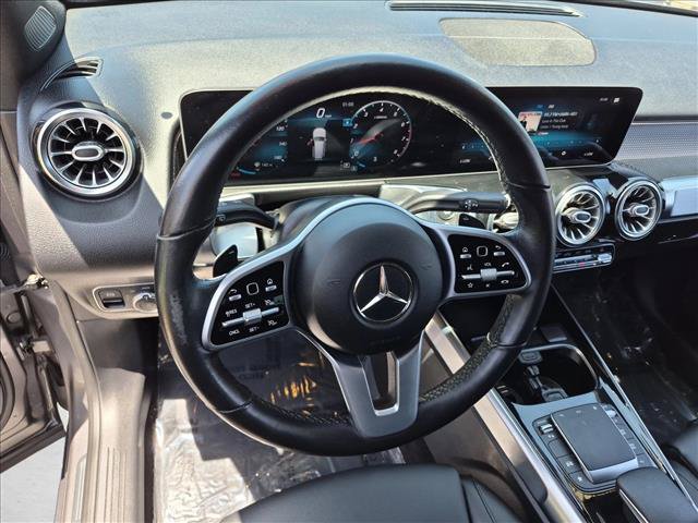 Used 2021 Mercedes-Benz GLB 250 4MATIC image 11