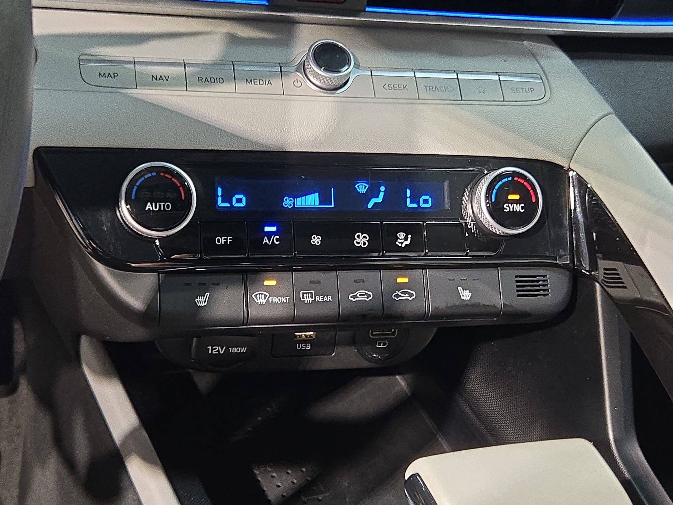 Used 2023 Hyundai Elantra Limited FWD image 33