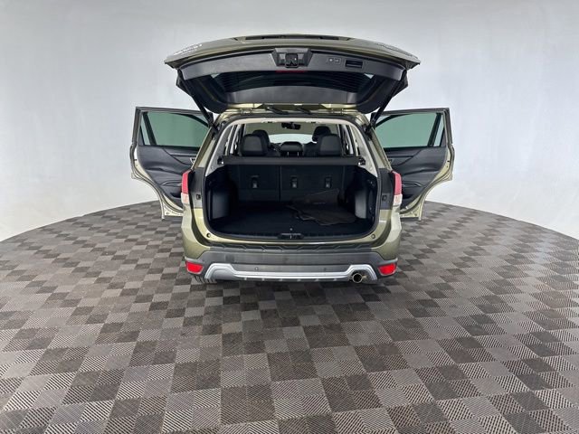 Used 2022 Subaru Forester Touring AWD/4WD image 17