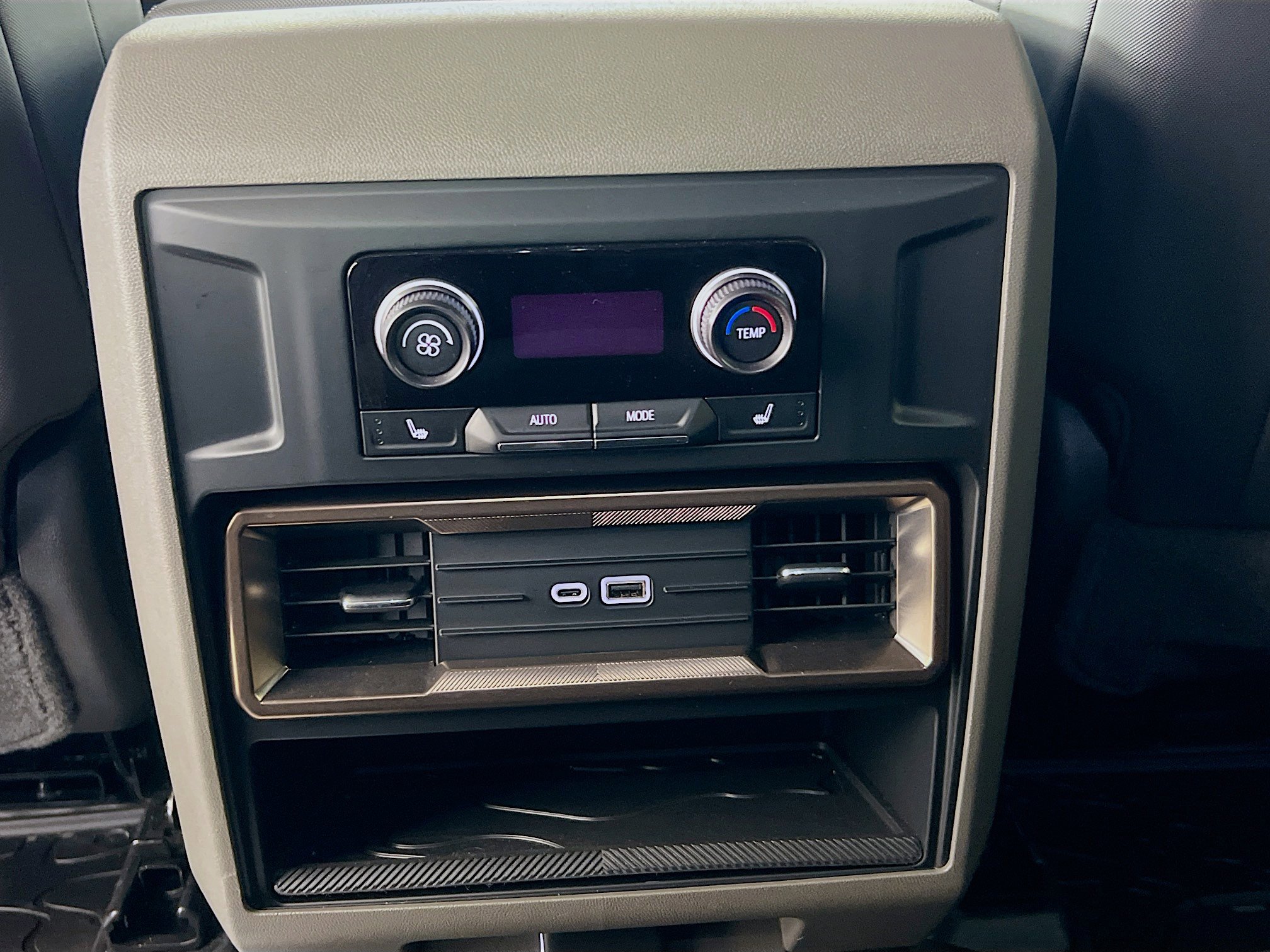 Used 2024 GMC Hummer EV 2X w/ LPO, Illumination Package image 27