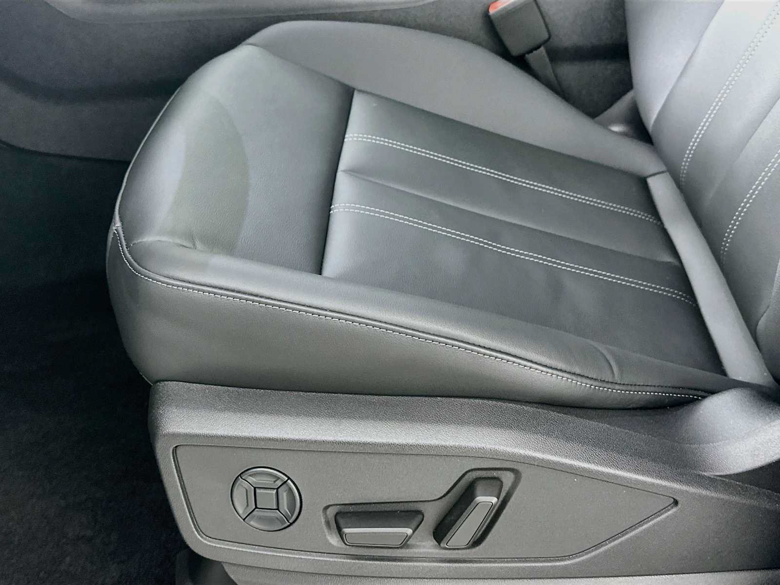 New 2026 Audi Q5 Premium AWD/4WD image 17