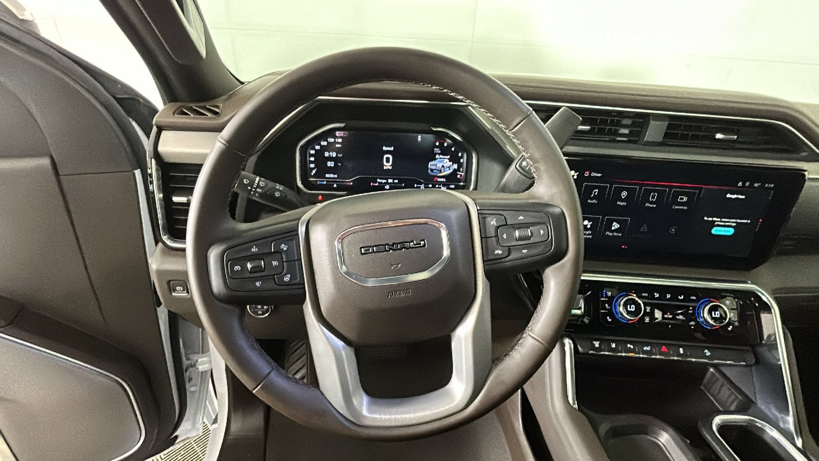 Used 2024 GMC Sierra 2500 Denali w/ Denali Reserve Package AWD/4WD image 17
