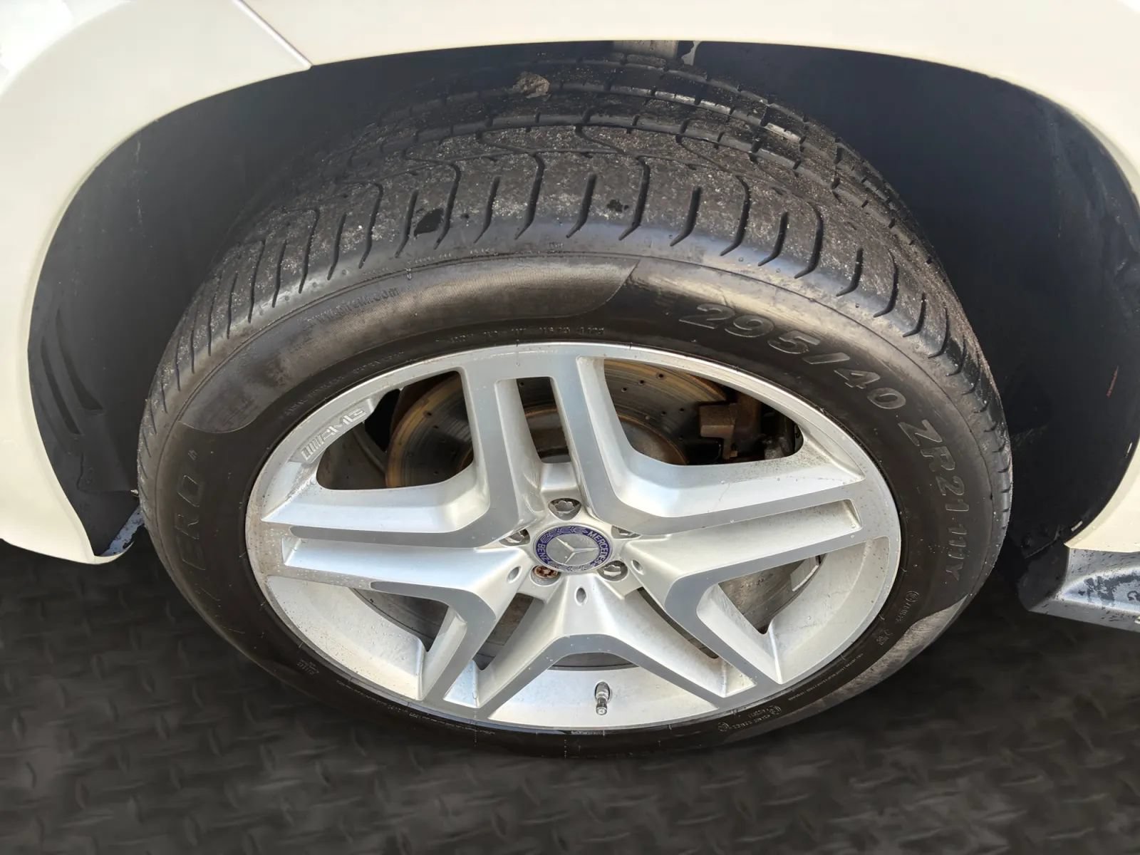 Used 2016 Mercedes-Benz GL 550 4MATIC image 39