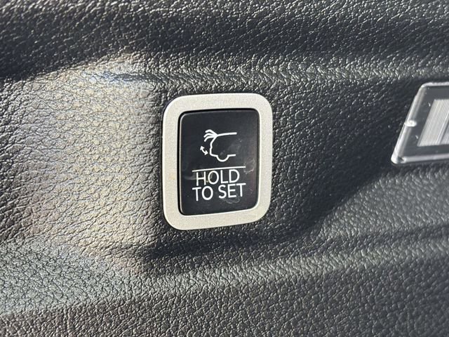 Used 2023 Jeep Grand Cherokee L Limited AWD/4WD image 34
