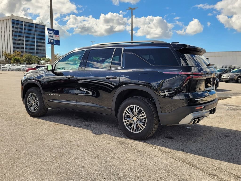 Certified 2025 Chevrolet Traverse LT FWD image 5