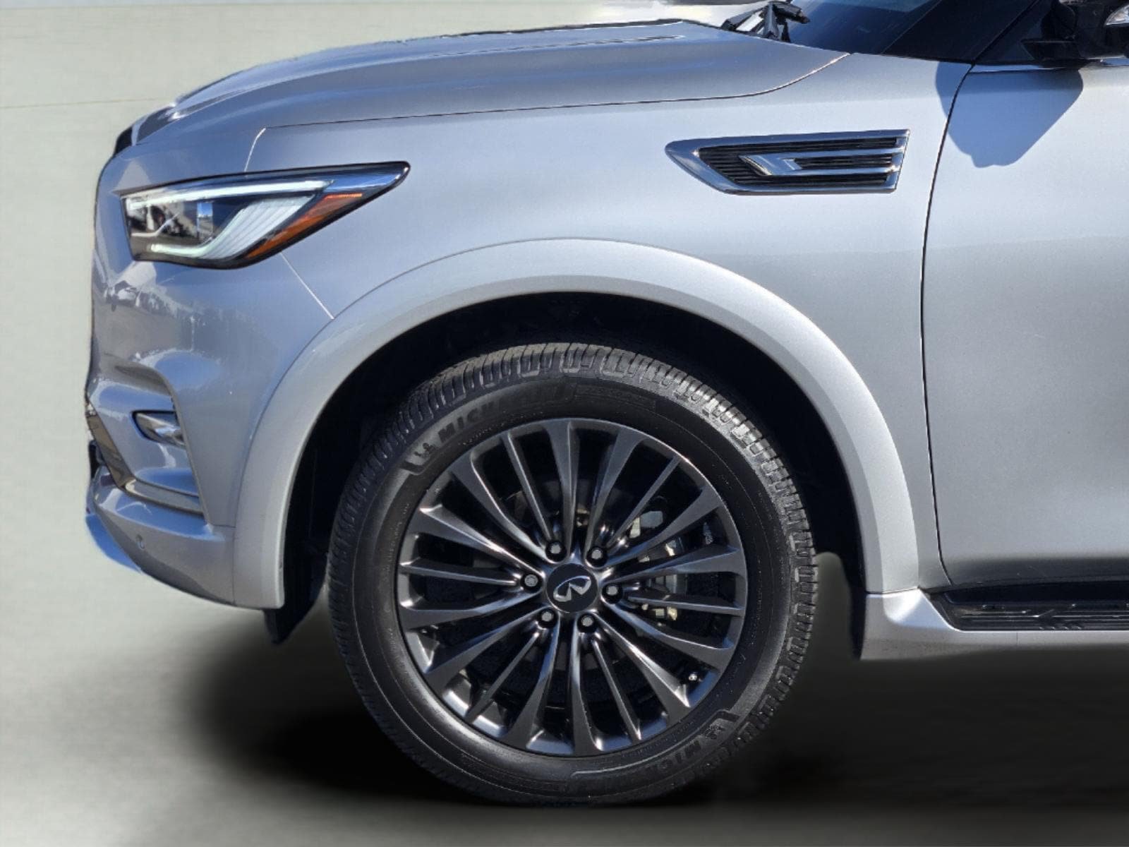 Used 2023 INFINITI QX80 Premium Select w/ Cargo Package RWD image 9
