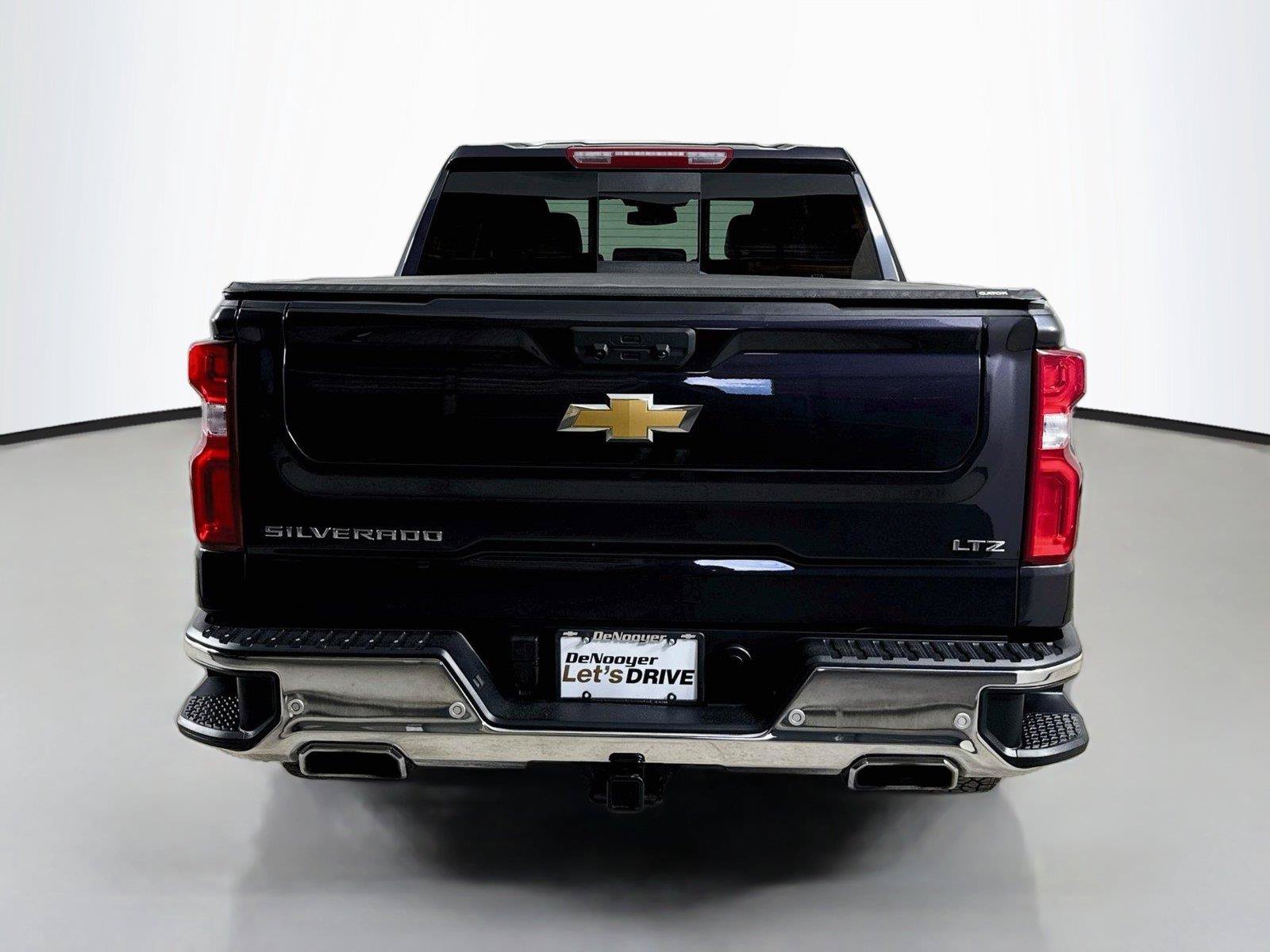 Used 2024 Chevrolet Silverado 1500 LTZ w/ LTZ Premium Package AWD/4WD image 12