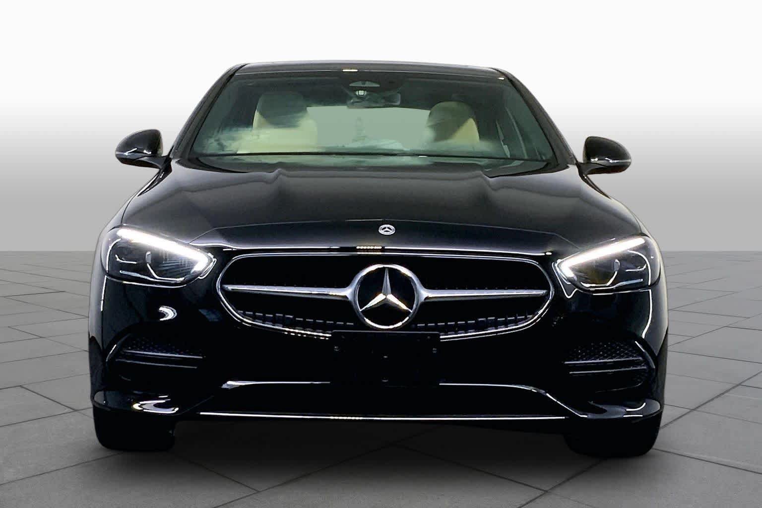Used 2023 Mercedes-Benz C 300 4MATIC Sedan image 4