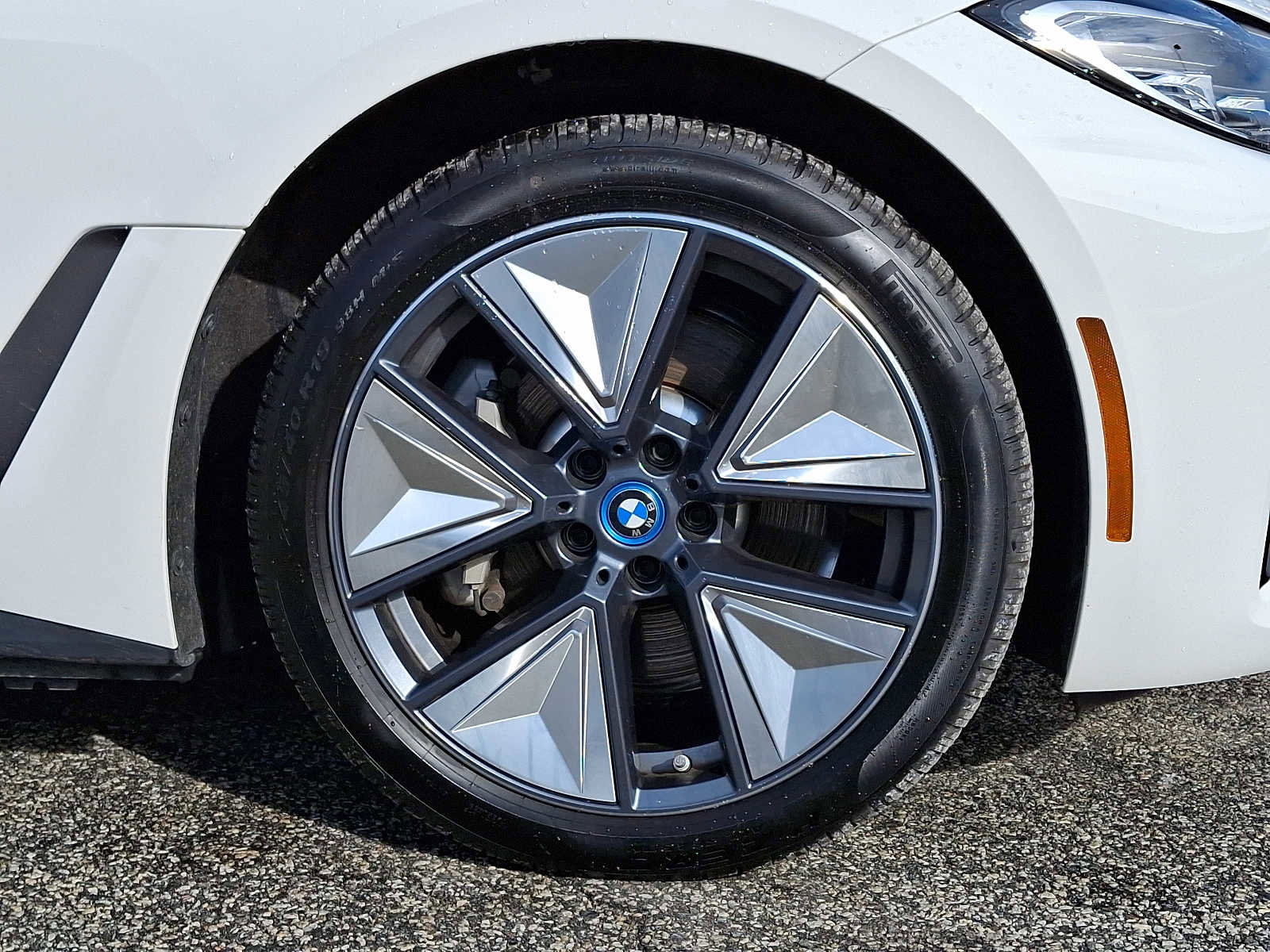 Used 2024 BMW i4 eDrive35 w/ Premium Package image 8