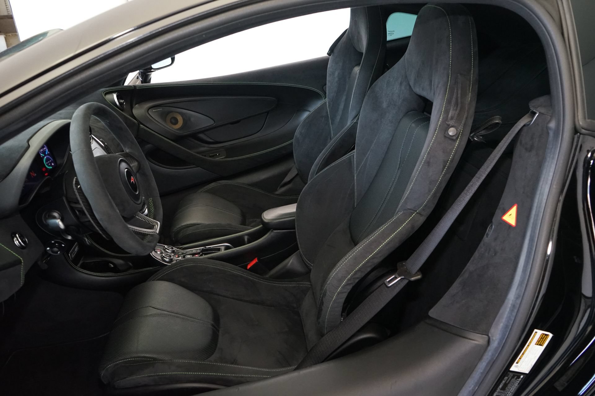 Used 2017 McLaren 570S RWD image 13