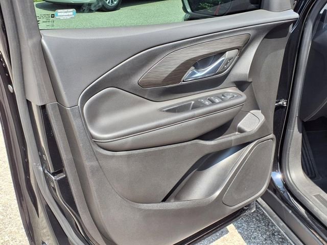 Used 2023 GMC Terrain SLE w/ Driver Convenience Package image 6