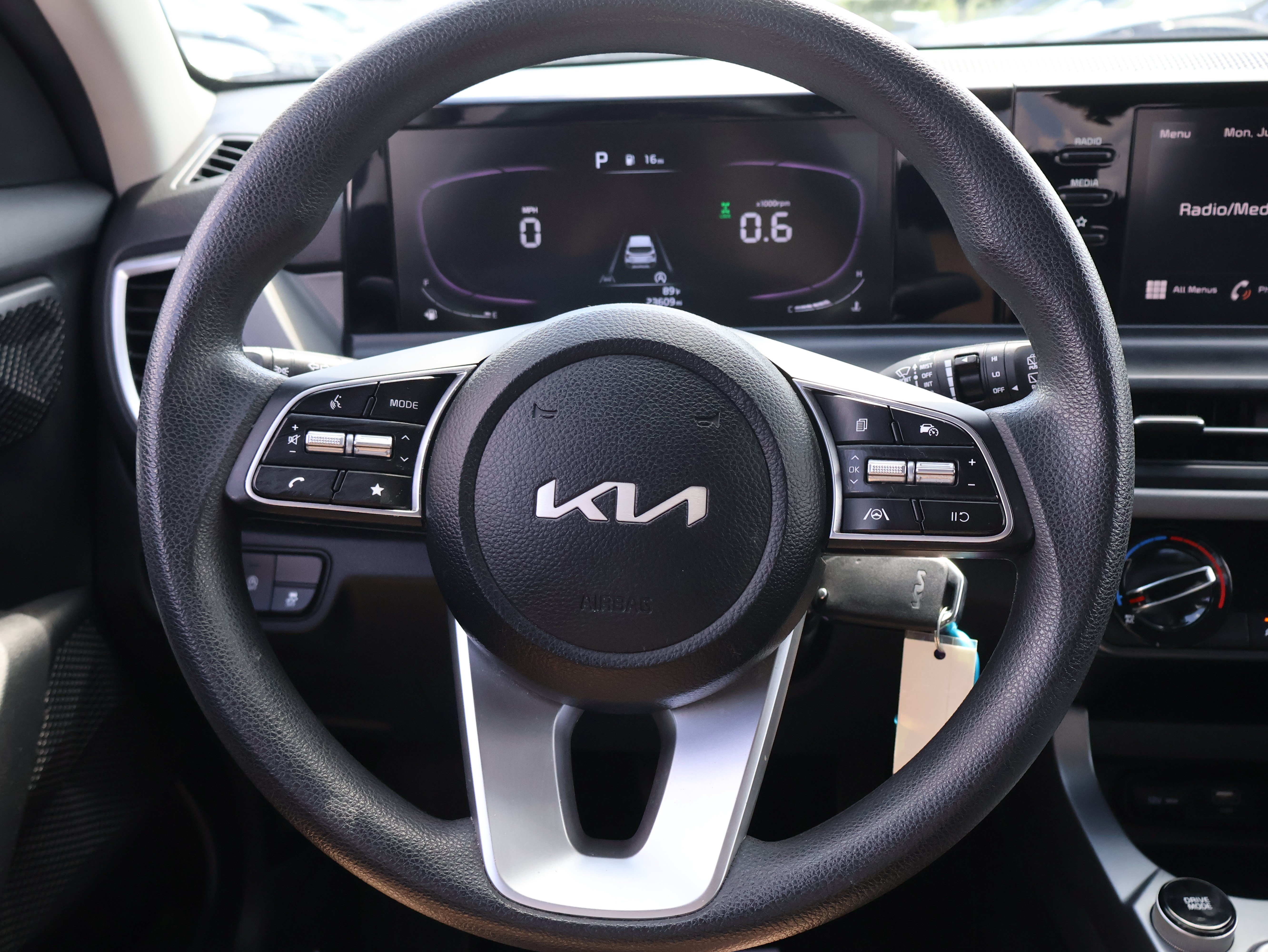 Used 2024 Kia Seltos LX AWD/4WD image 34