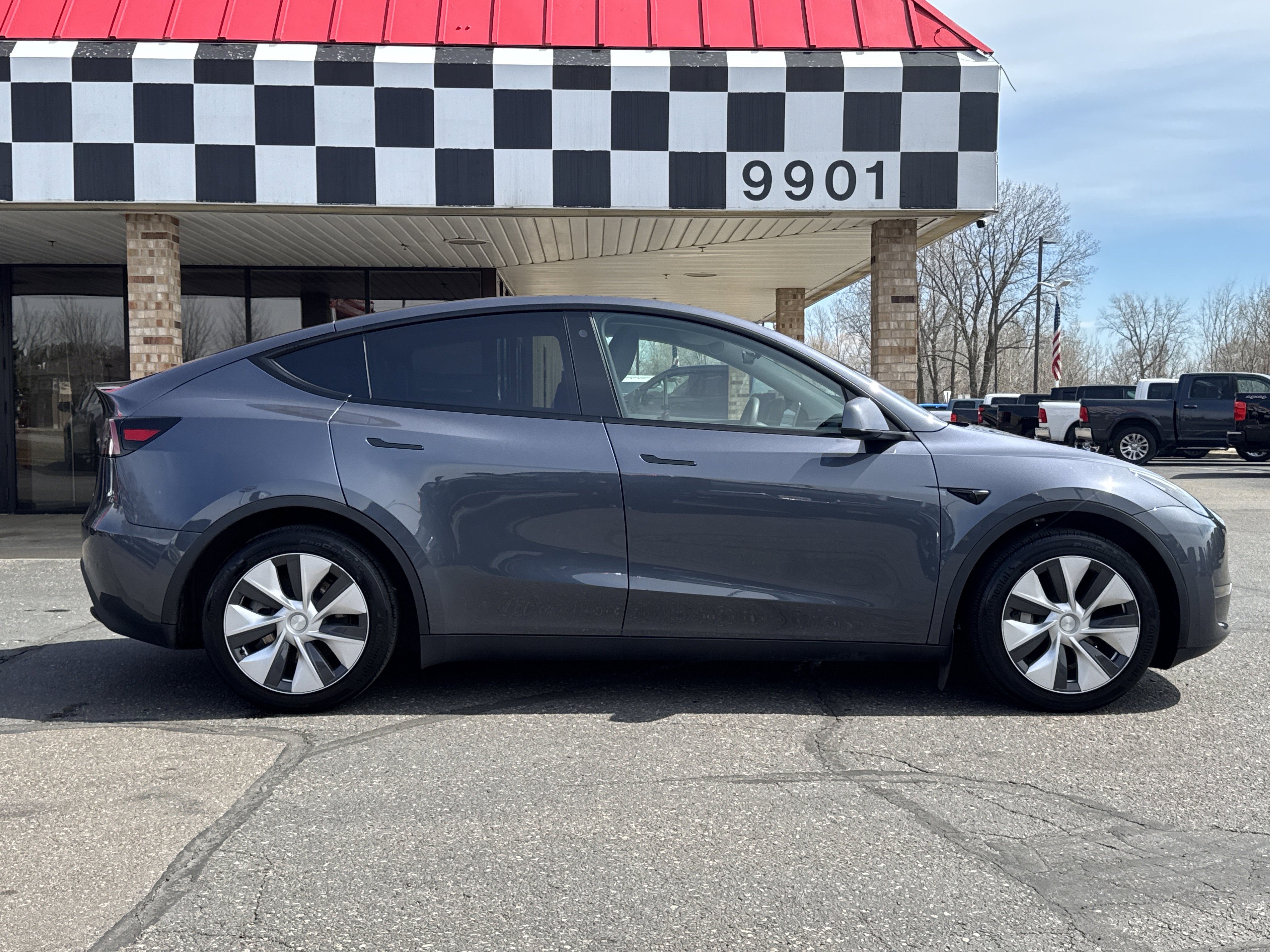 Used 2023 Tesla Model Y Long Range image 8