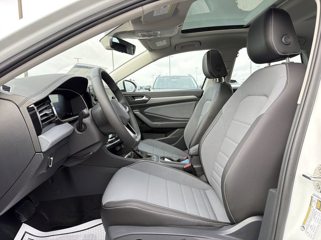 New 2026 Volkswagen Jetta SE FWD image 11