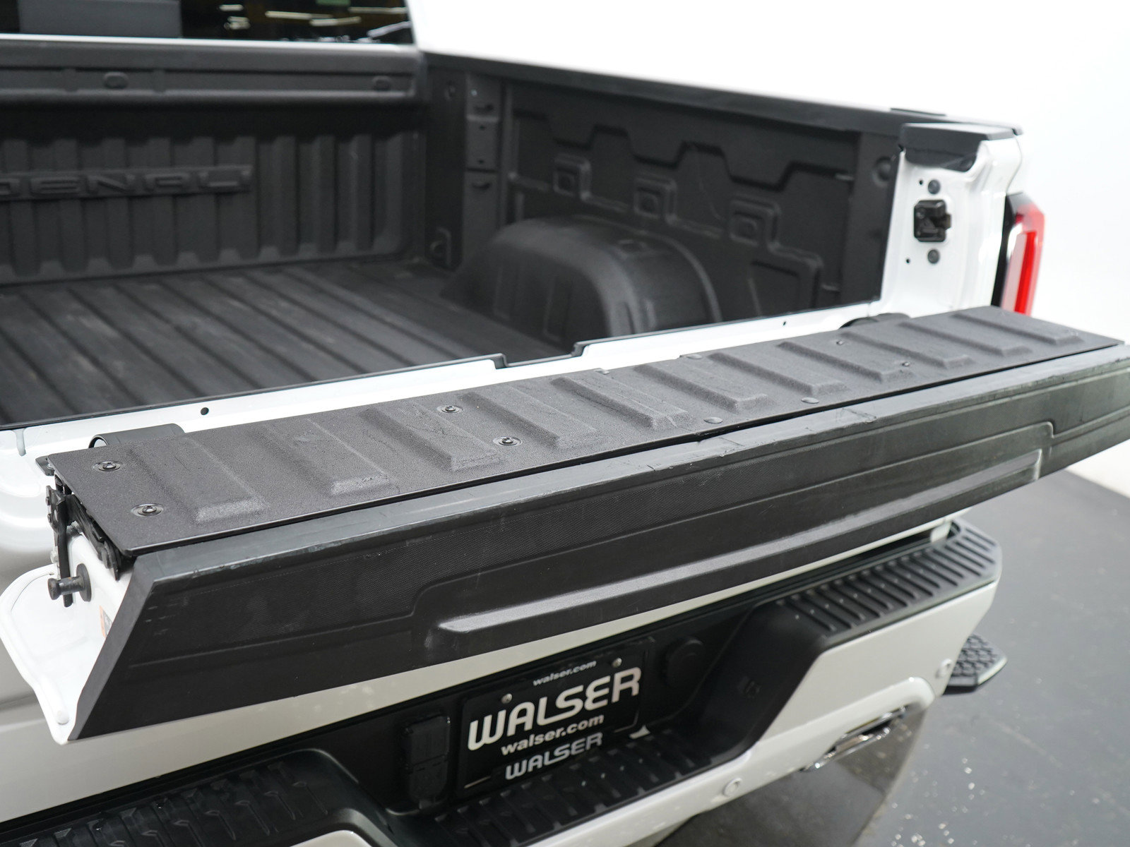 Used 2023 GMC Sierra 1500 Denali Ultimate image 18