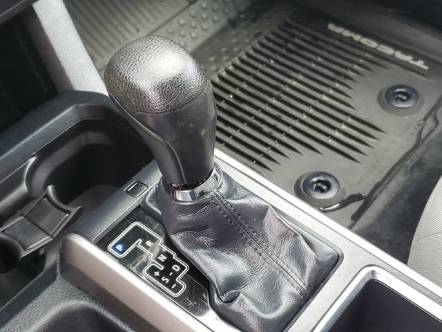 Used 2019 Toyota Tacoma SR5 w/ SR5 Appearance Package (SM) AWD/4WD image 19