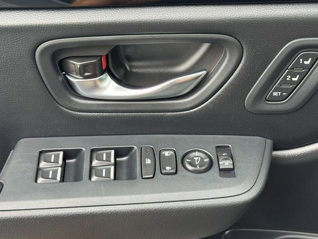 Used 2025 Honda Pilot Touring image 25