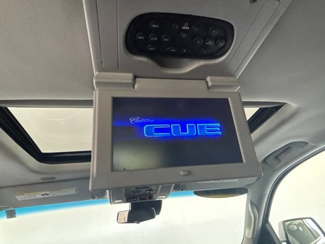 Used 2017 Cadillac Escalade ESV Luxury AWD/4WD image 24