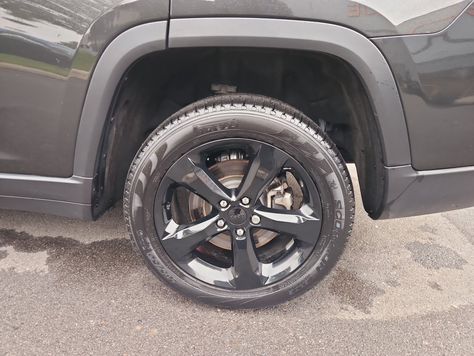 Used 2024 Jeep Grand Cherokee L Limited w/ Black Appearance Package AWD/4WD image 17