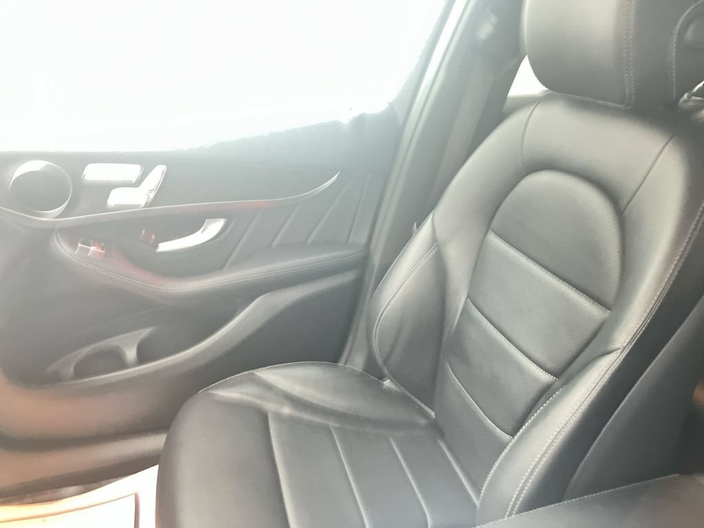 Used 2022 Mercedes-Benz GLC 300 4MATIC image 11