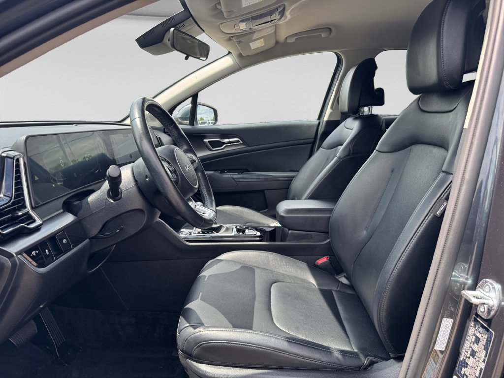 Used 2023 Kia Sportage EX AWD/4WD image 14