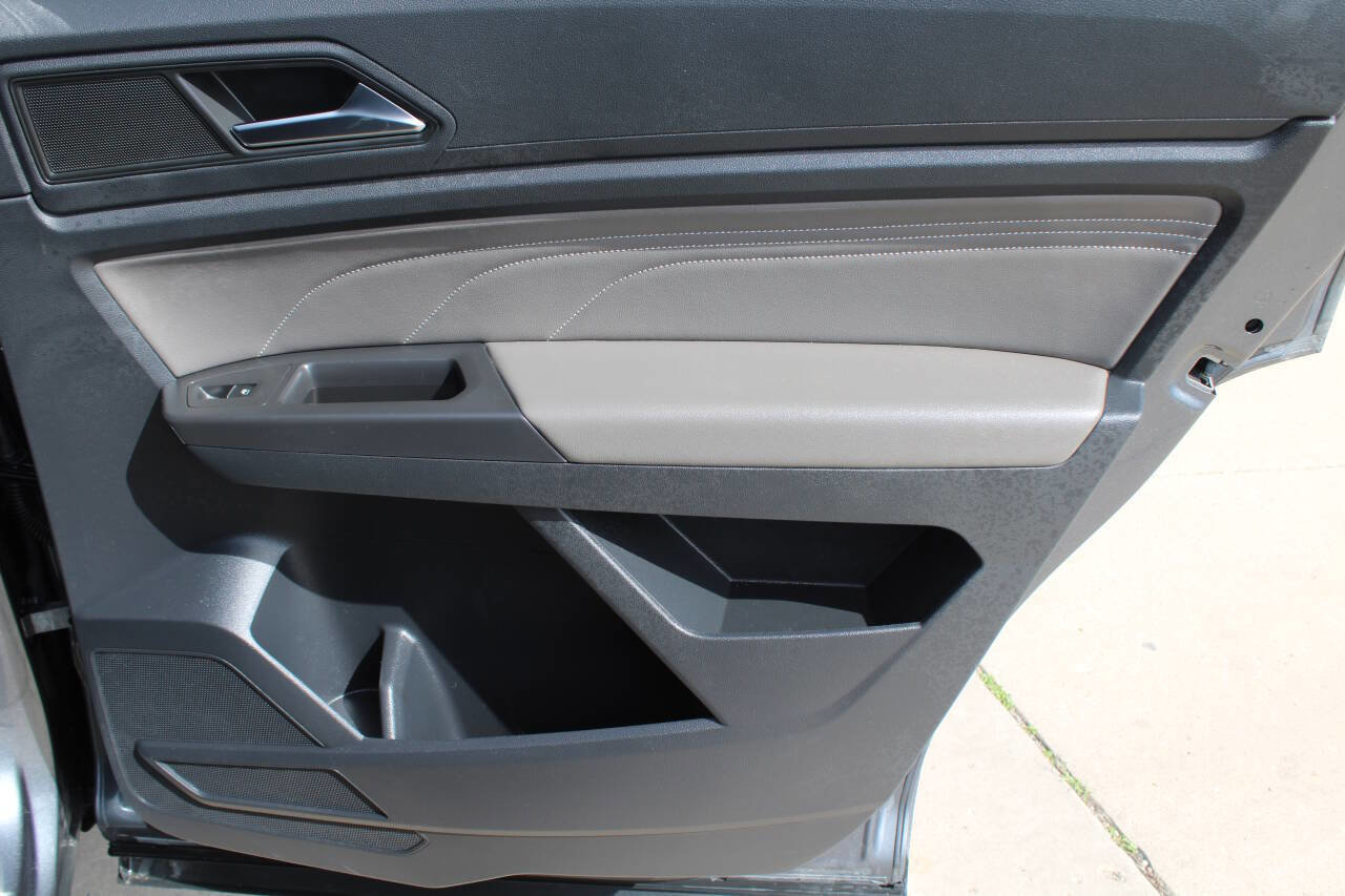 Used 2023 Volkswagen Atlas SE image 5