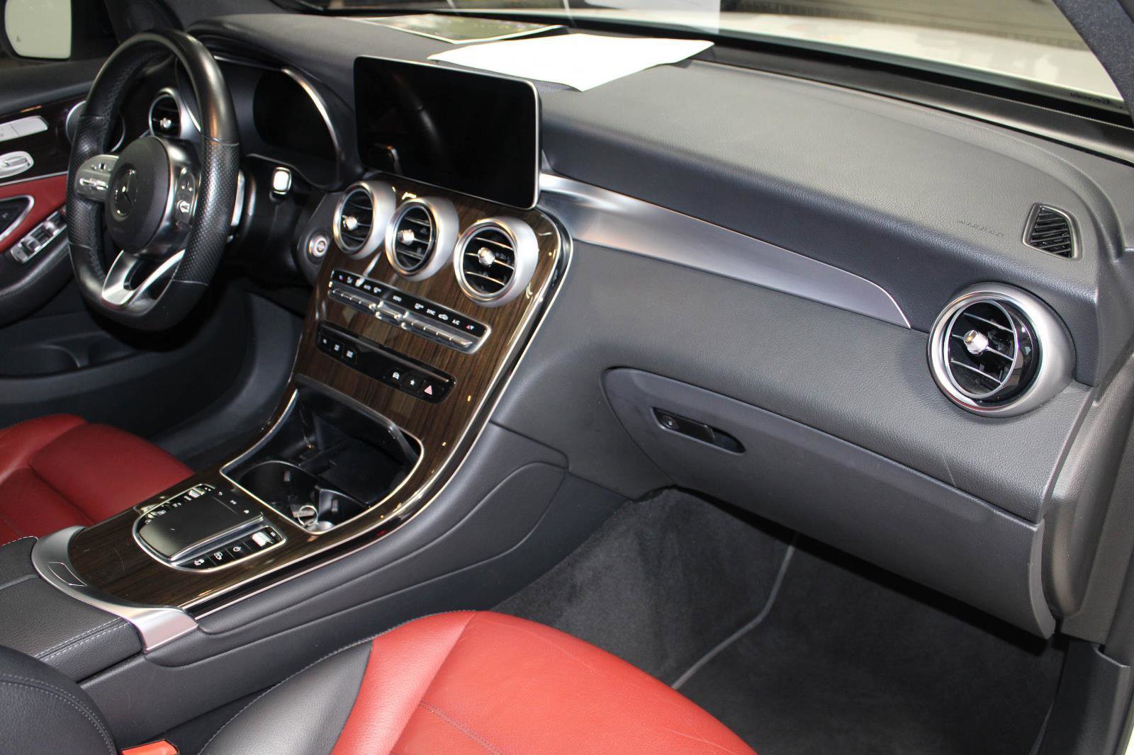 Used 2022 Mercedes-Benz GLC 300 4MATIC image 21