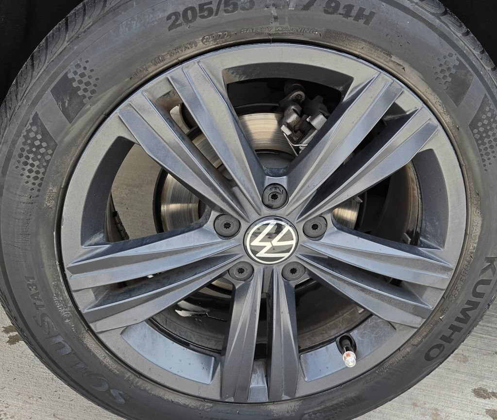 Used 2023 Volkswagen Jetta SE FWD image 12