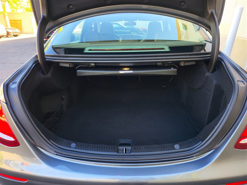 Used 2017 Mercedes-Benz E 300 image 35