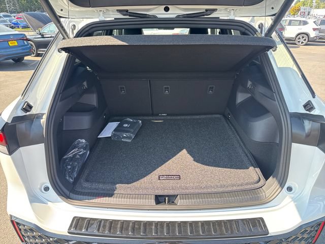 New 2026 Volkswagen Tiguan SE R-Line AWD/4WD image 14