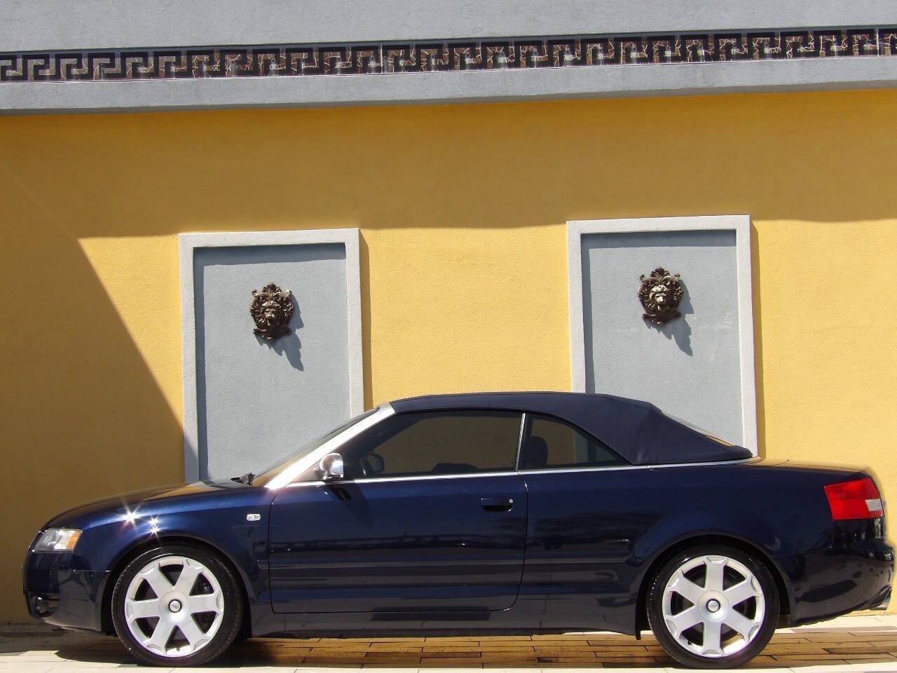 Used 2005 Audi S4 Cabriolet image 8
