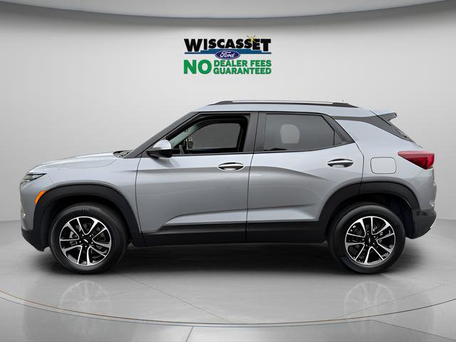 Used 2025 Chevrolet TrailBlazer LT AWD/4WD image 2