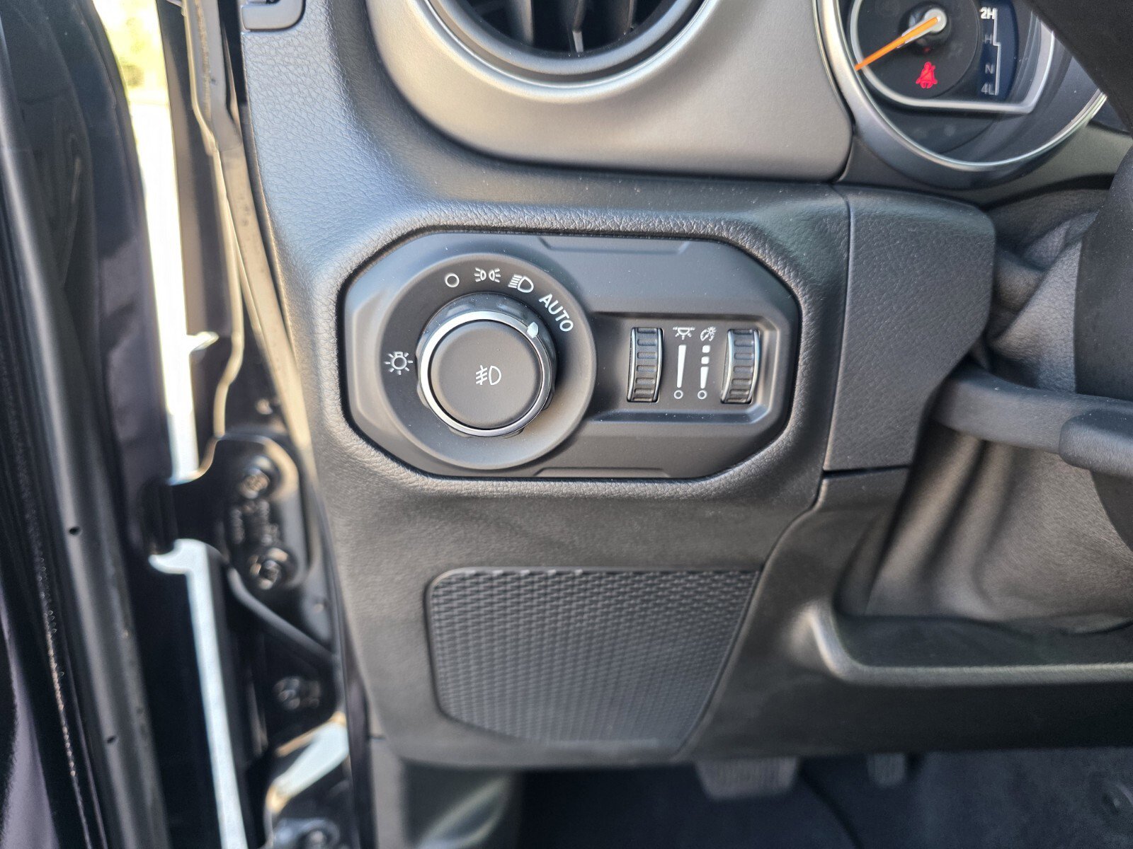 Used 2021 Jeep Wrangler Unlimited Sport image 24